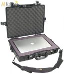   Peli Case 1495 műanyag védőtáska, tok 17" colos laptophoz/notebookhoz - szivacsos vagy üres. Belső: 479x333x97 mm